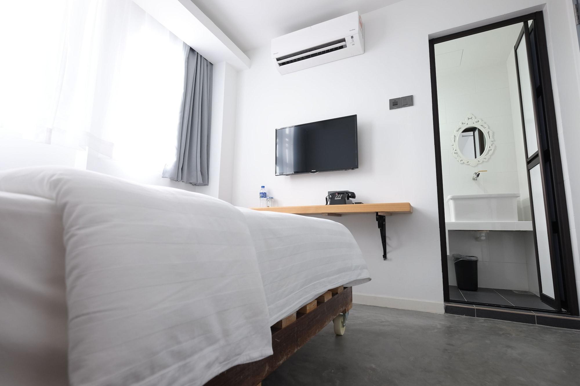 Hotel White Loft 2*
