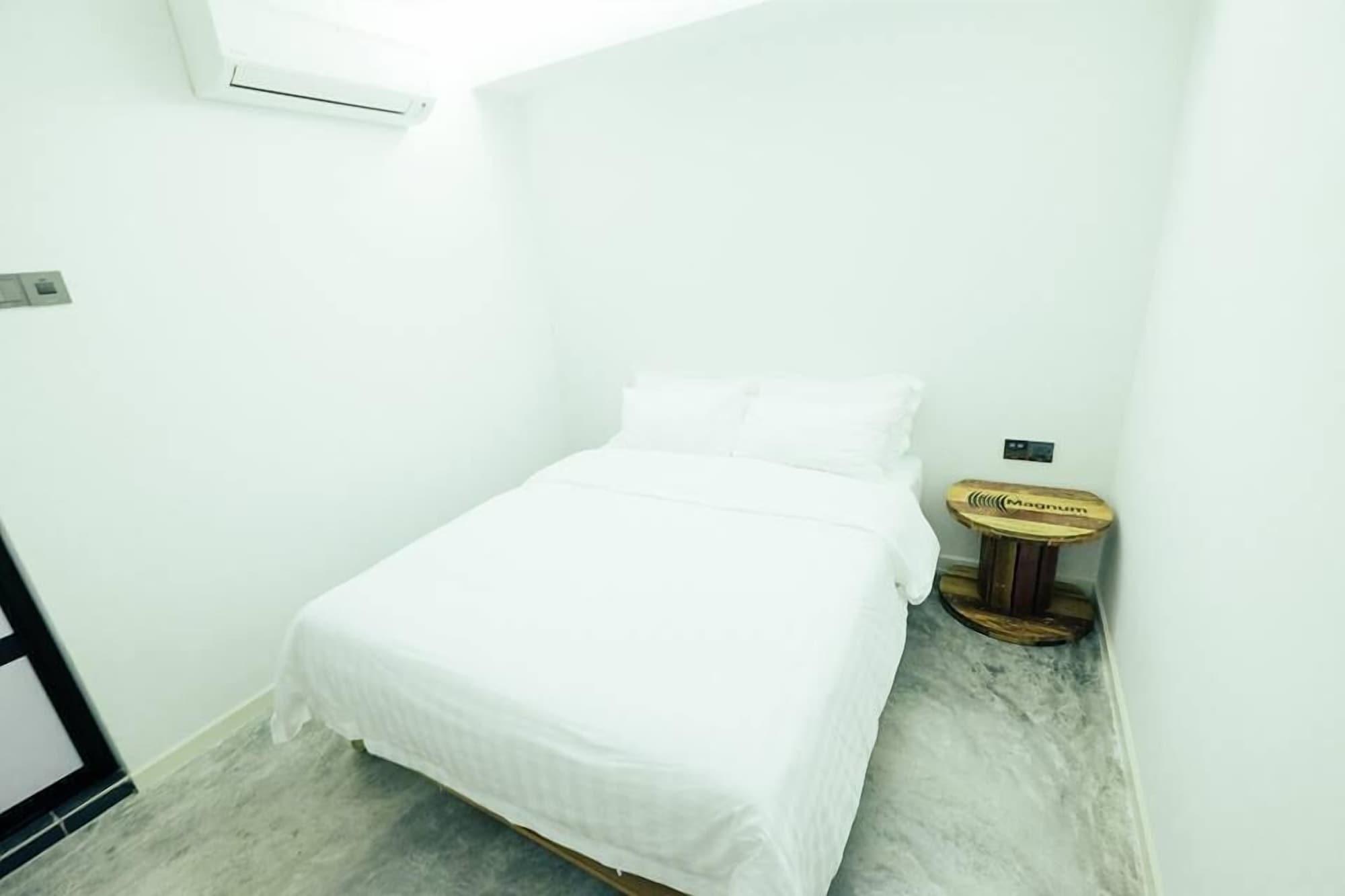 White Loft 2* Malacca