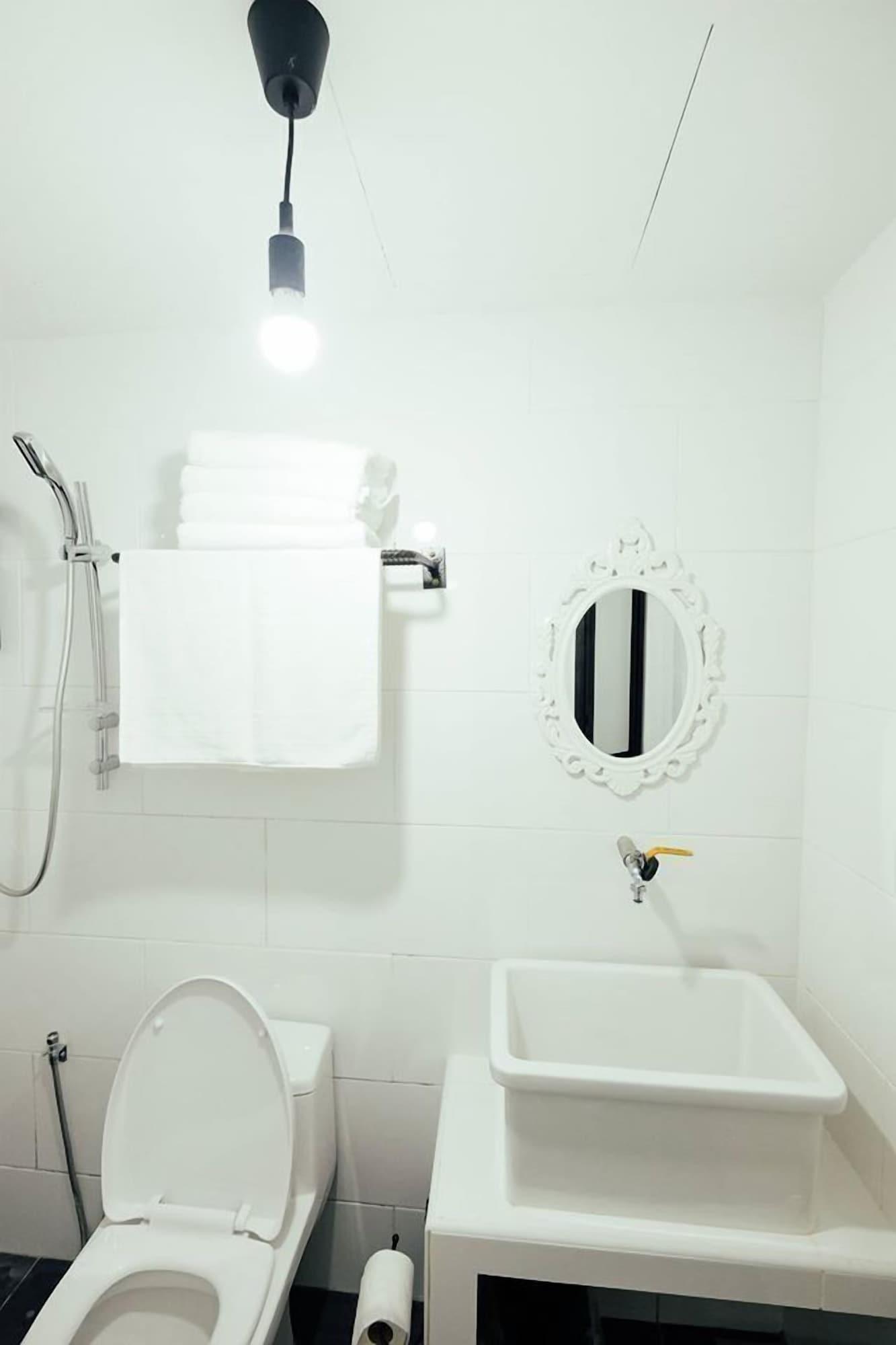 White Loft Hotel 2*
