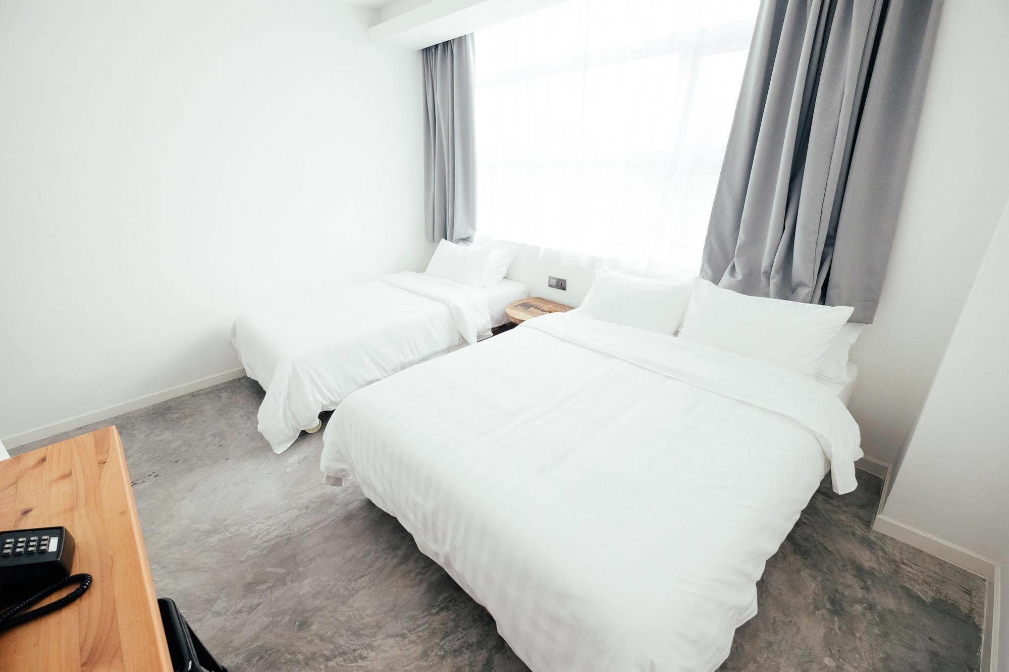 White Loft Hotel 2*