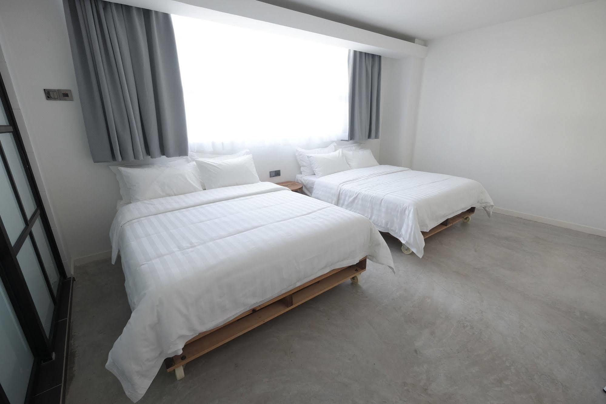 White Loft 2* Malacca